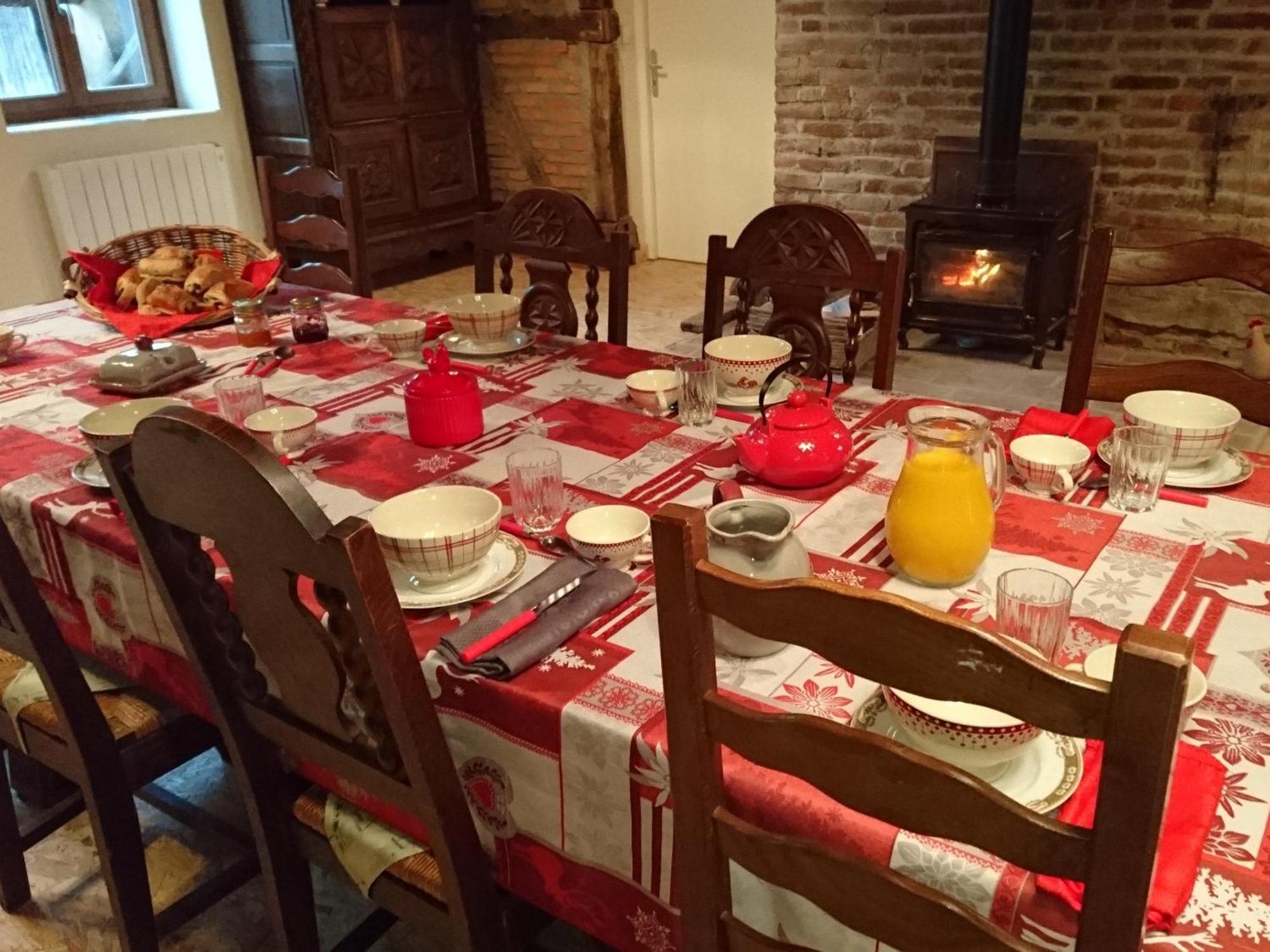 A La Poularde B&B Curciat-Dongalon Bagian luar foto